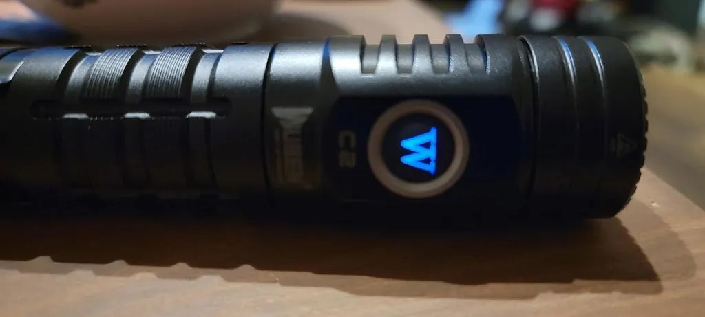 Wuben C2 zaklamp 2000 lumen powerbank IP68