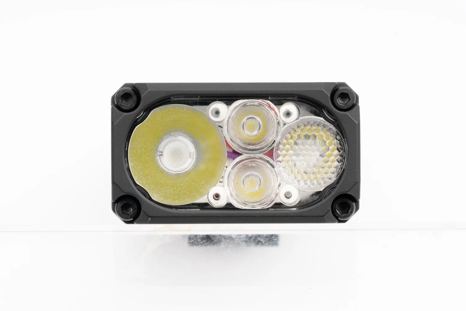 Wuben X4 zaklamp 1500 lumen EDC tactical
