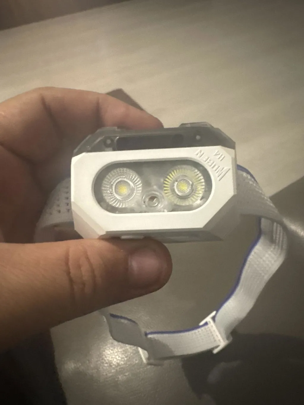 Wuben H4 hoofdlamp zwart 800 lumen rood licht