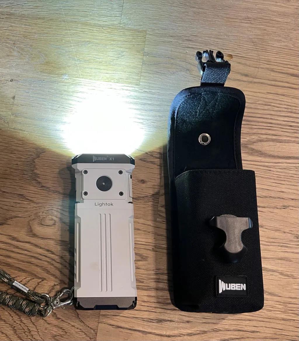 Wuben Lightok X1 zaklamp 12000 lumen 303 meter