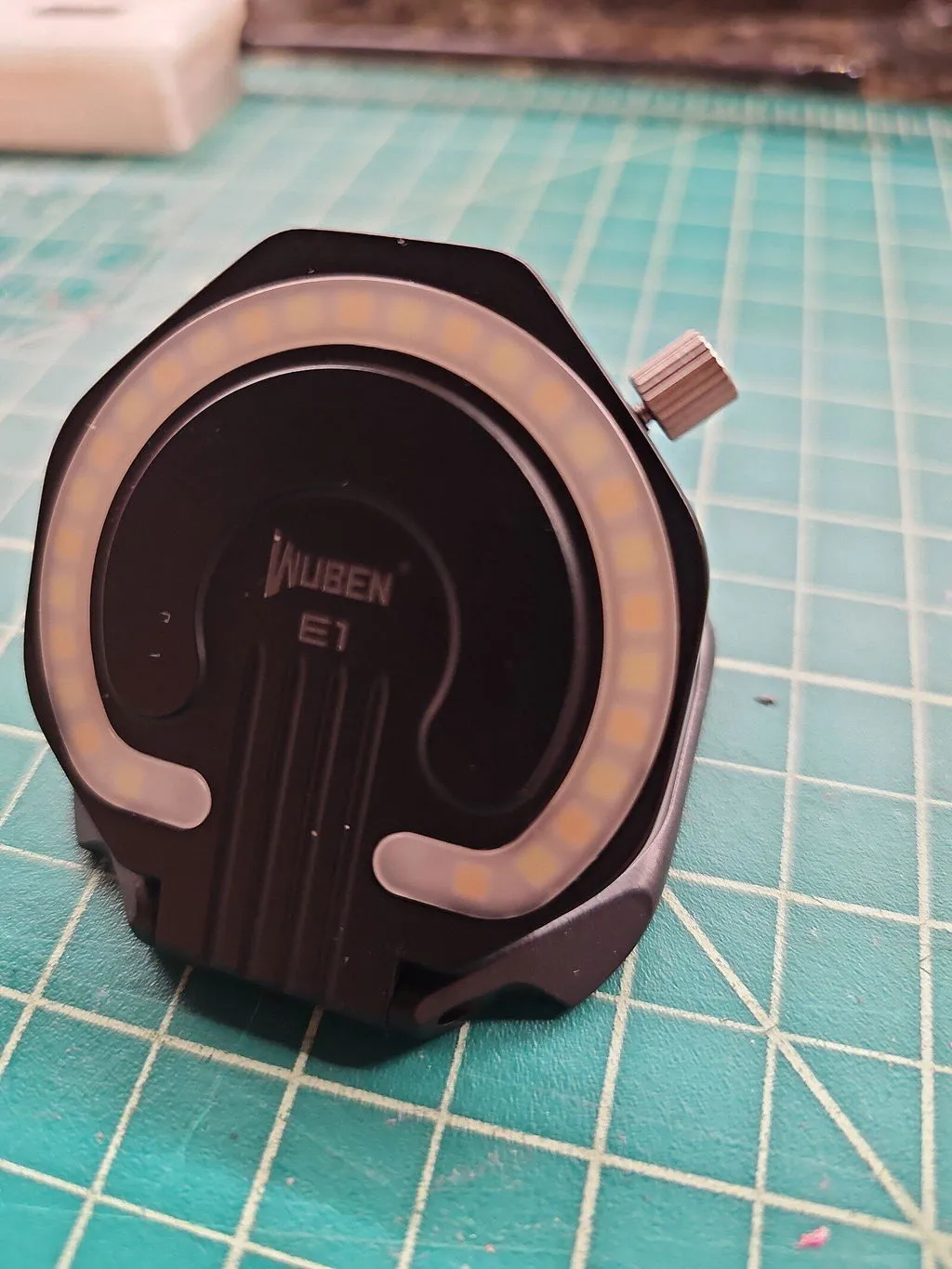 Wuben E1 selfielamp 300 lumen magnetisch 38 gram