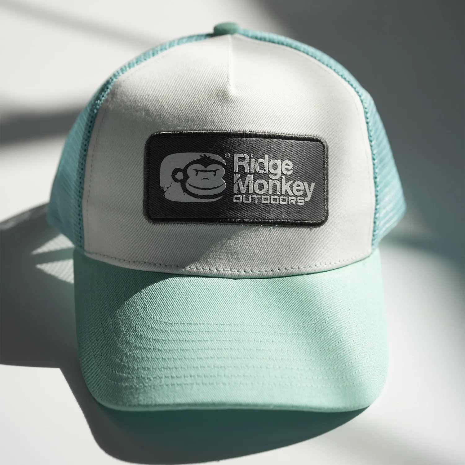 Ridgemonkey Stack Logo Badge Trucker pet Jet verstelbaar