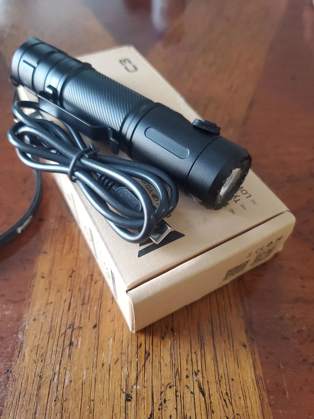 Wuben C3 zaklamp 1200 lumen zwart 179 meter