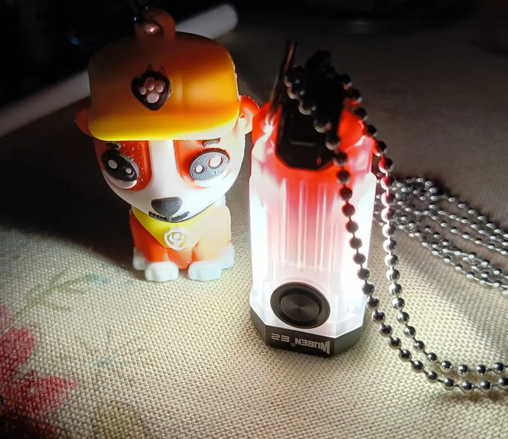 Wuben E2 Pulse mini zaklamp Gradient Red 150 lumen