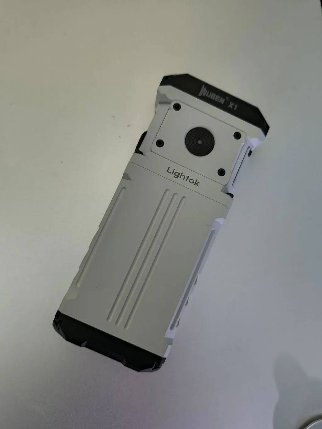 Wuben Lightok X1 zaklamp 12000 lumen 303 meter