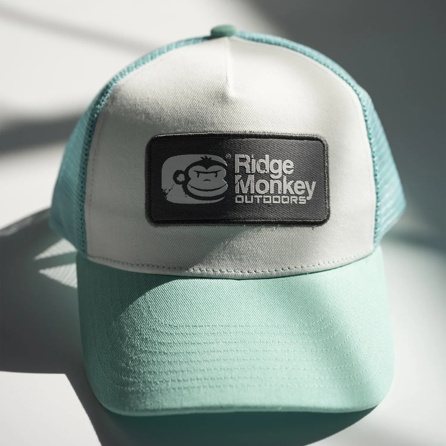 Ridgemonkey Stack Logo Badge Trucker pet Jet verstelbaar