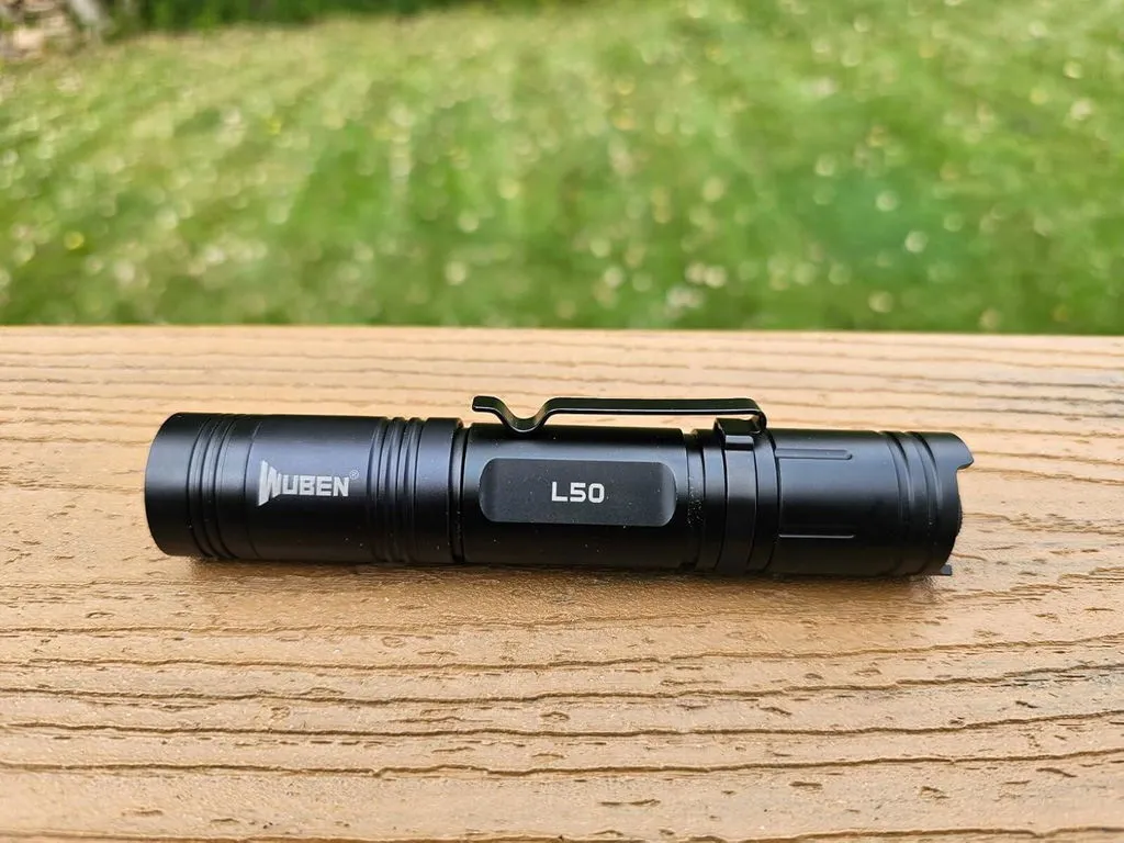 Wuben L50 zaklamp 1200 lumen zwart 143 uur