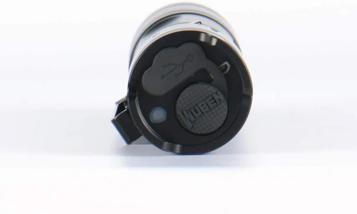 Wuben L50 achterkap zaklamp reserve type-c