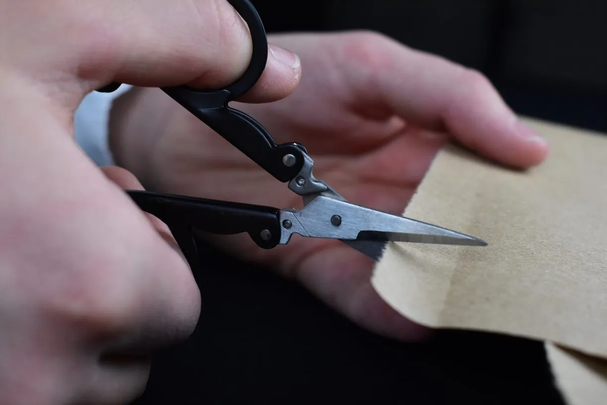 Munkees Opvouwbare Schaar sleutelhanger zwart