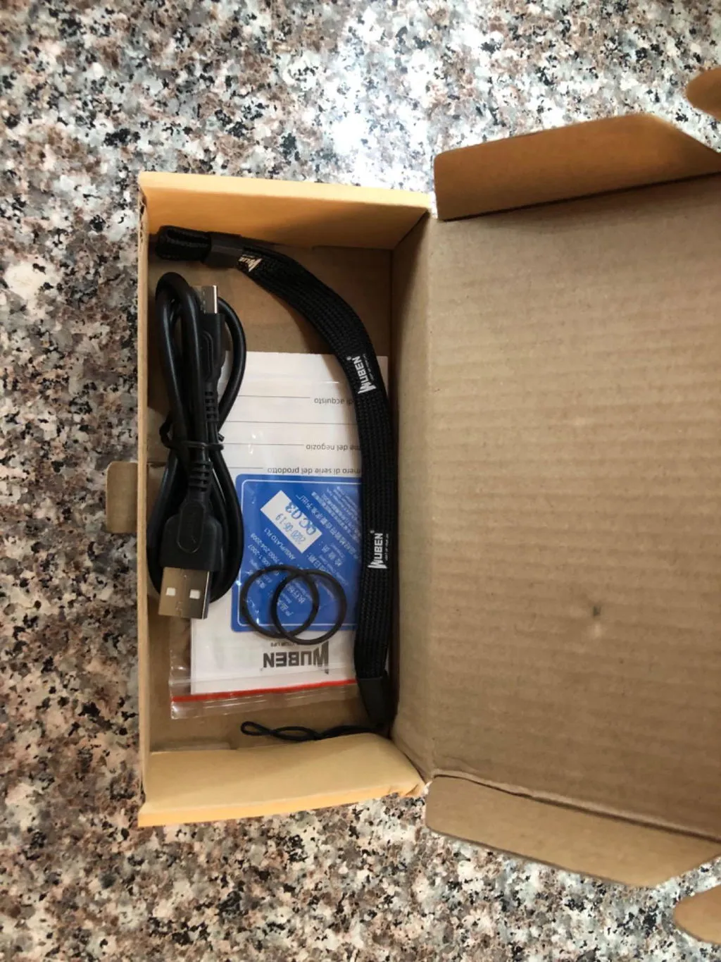Wuben C3 zaklamp 1200 lumen zwart 179 meter