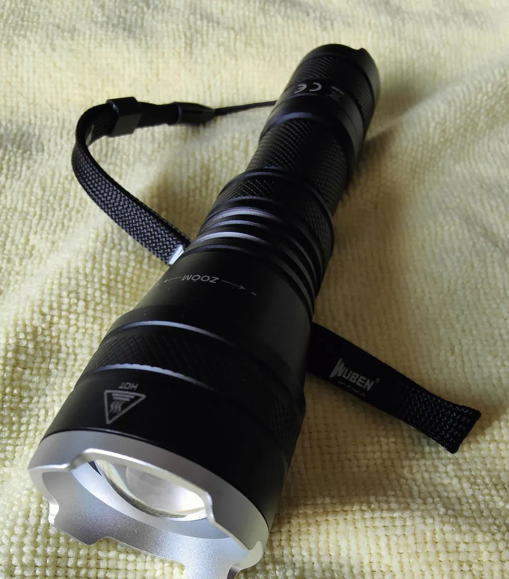 Wuben L60 Zoom Zaklamp 1200 Lumen 320m