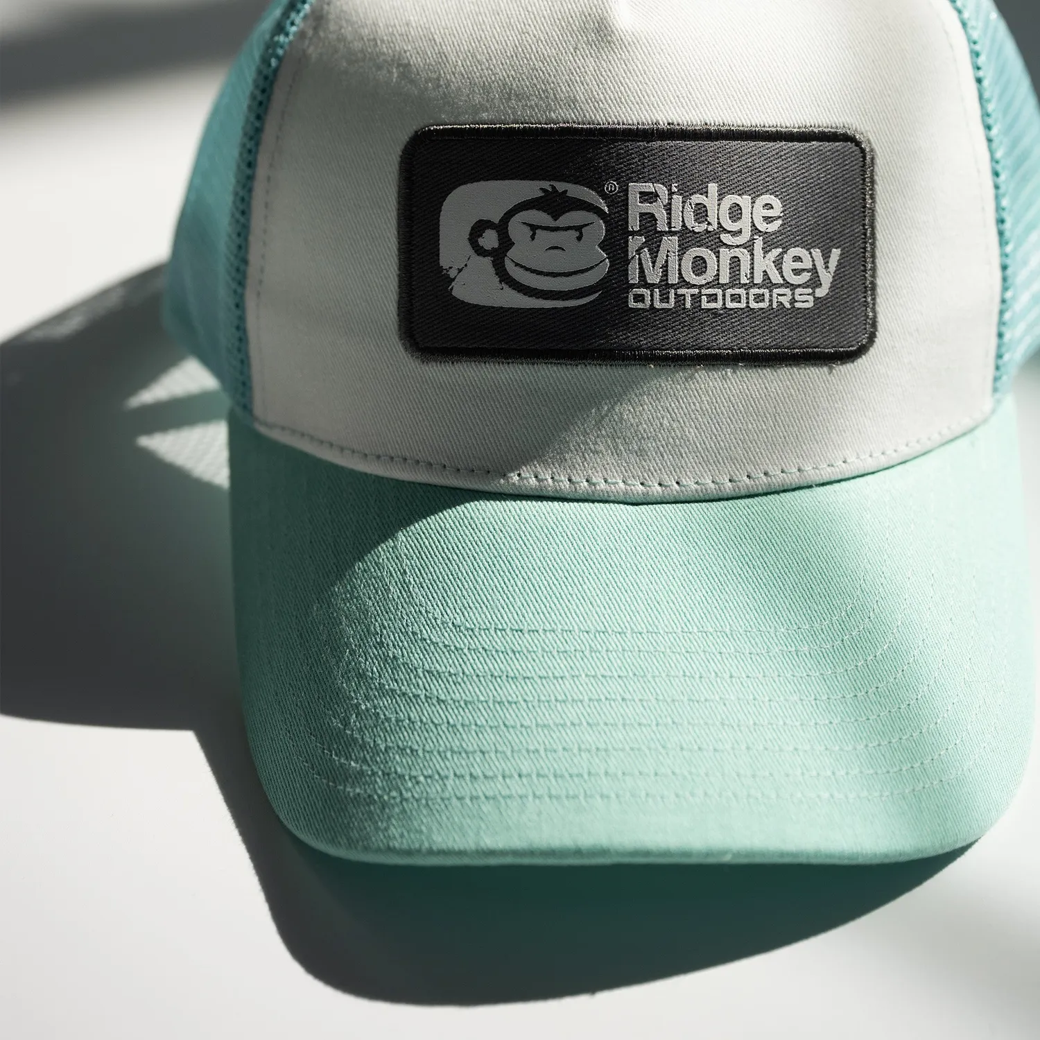 Ridgemonkey Stack Logo Badge Trucker pet Jet verstelbaar