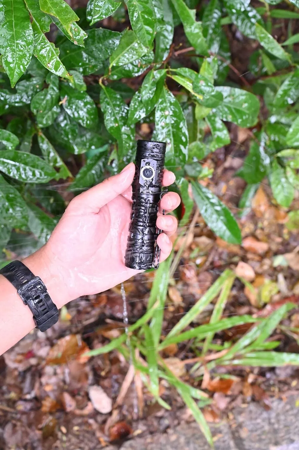 Wuben C2 zaklamp 2000 lumen powerbank IP68