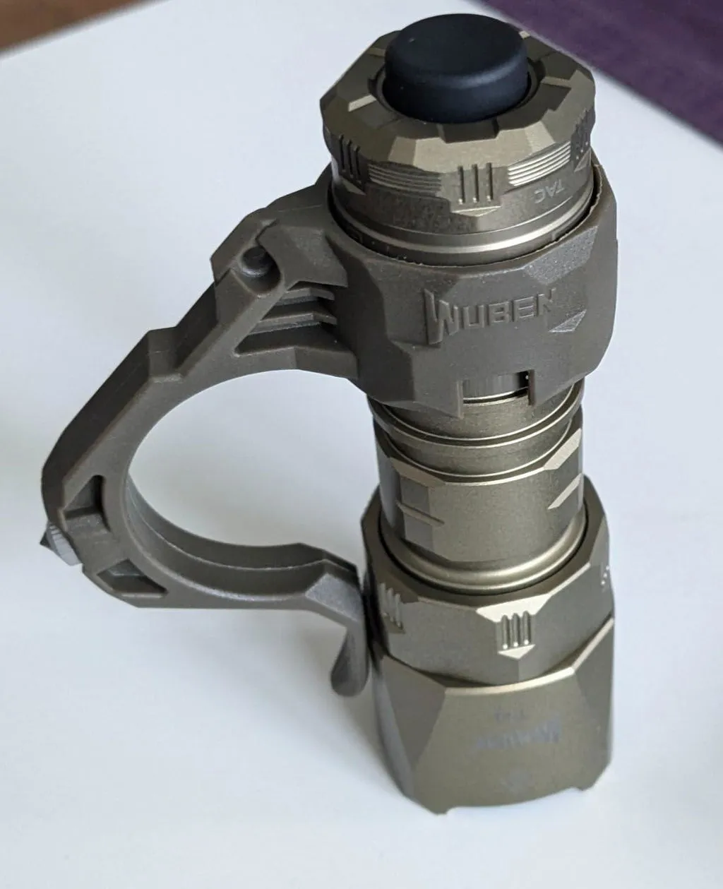 Wuben T4 zaklamp 850 lumen 401 meter tactisch
